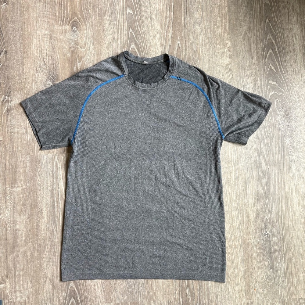 Lululemon Metal Vent Tech Shorts Sleeve